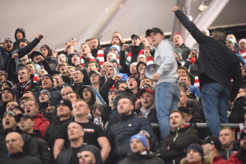 Zdjęcia kibiców z meczu Legia - Cracovia