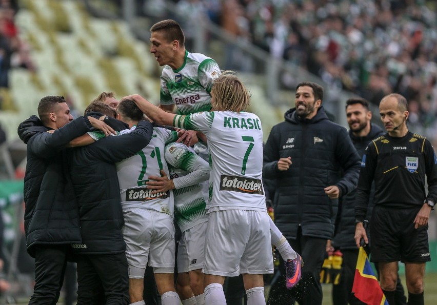 Lechia Gdańsk wygrała i pozostaje liderem! Świetni Sławomir Peszko i Flavio Paixao [ZDJĘCIA]