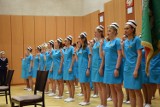 Czepkowanie w PWSZ w Suwałkach. Przyszłe pielęgniarki założyły czepki. "Zostaniemy w kraju!" (zdjęcia, wideo)