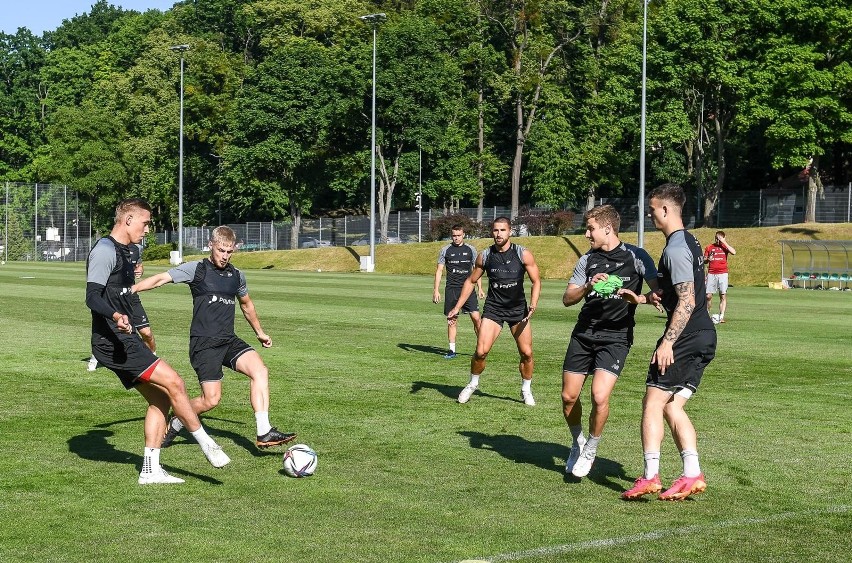 Lechia Gdańsk przygotowuje się do nowego sezonu. Omran Haydary wypadł z gry na trzy miesiące [zdjęcia]