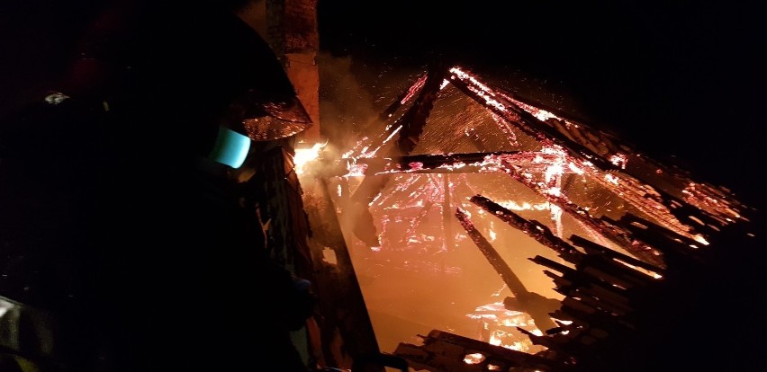 Pożar budynku wielorodzinnego w Polaszkach - apel o pomoc oraz inicjatywa zbiórki dla poszkodowanych [ZDJĘCIA]