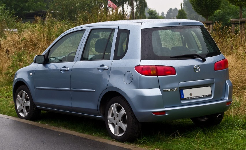 Mazda 2 maksymalną prędkość, jaką może osiągnąć to 171 - 183...