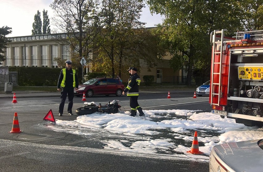 Wrocław: Wypadek na Borowskiej. Motocykl w częściach. Duże utrudnienia!