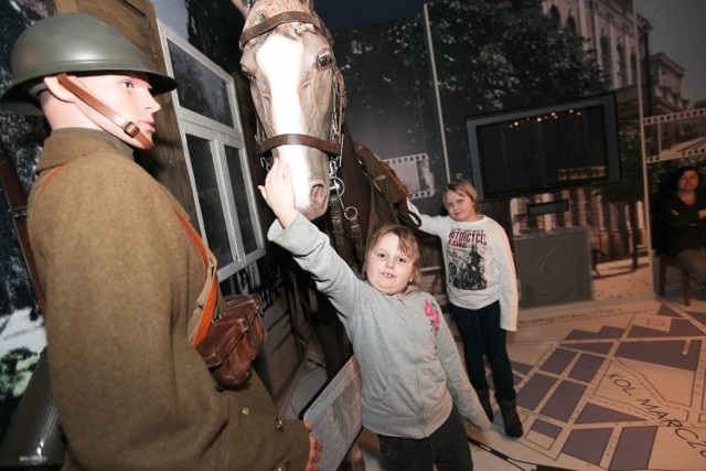 Dzieciom podoba się w Muzeum Wojska