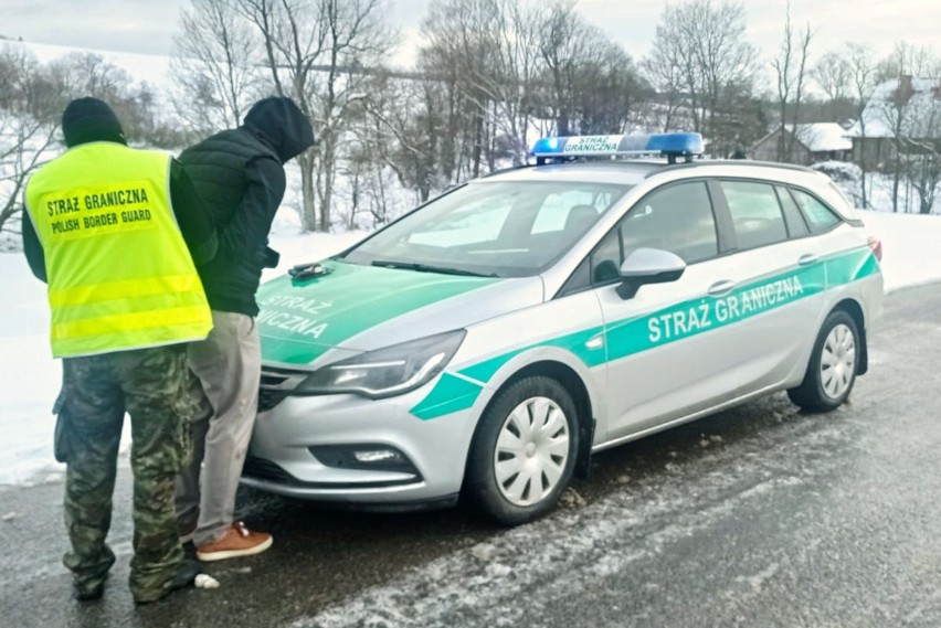 Po pościgu strażnicy graniczni z Sanoka zatrzymali w Ożennej...