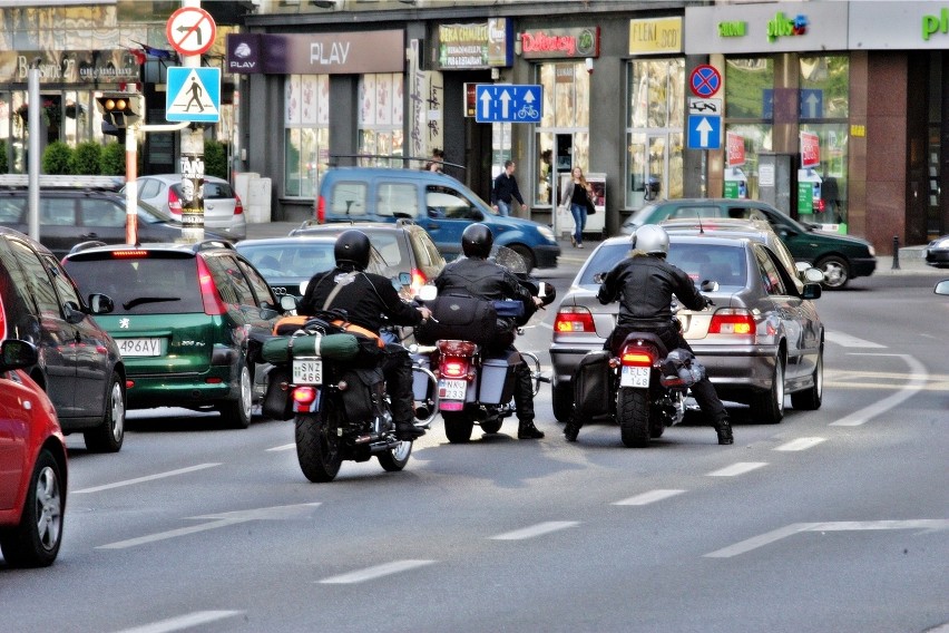 -  Motocykl jest bardziej mobilnym pojazdem, przyspiesza...