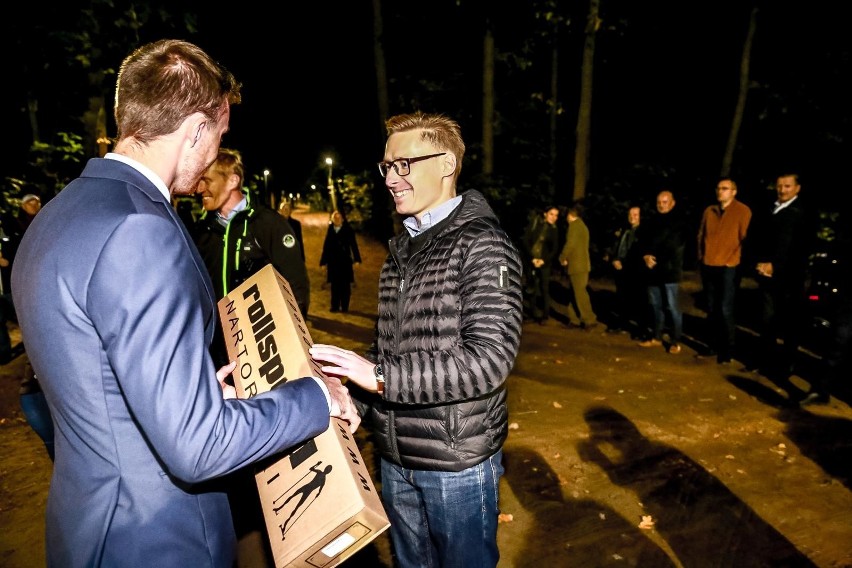 Otwarcie oświetlonej trasy biegowej w lesie na Pietraszach