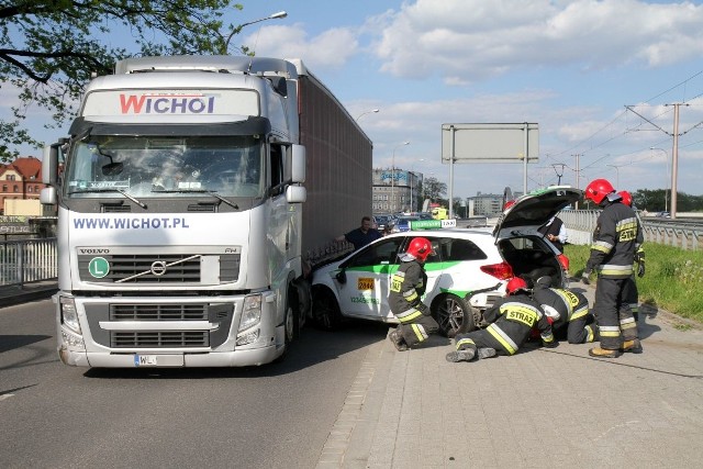 Wypadek przy mostach Warszawskich - 6.05.2016