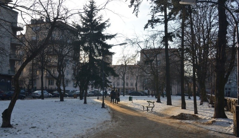 Ten skwer przy placu Komuny Paryskiej miałby nosić imię...