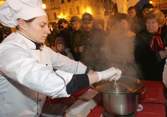 Czuć już święta - w Toruniu barszczem i pierogami