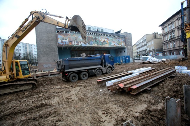 Wykonawca przymierza się już do prac ziemnych pod nowym budynkiem.