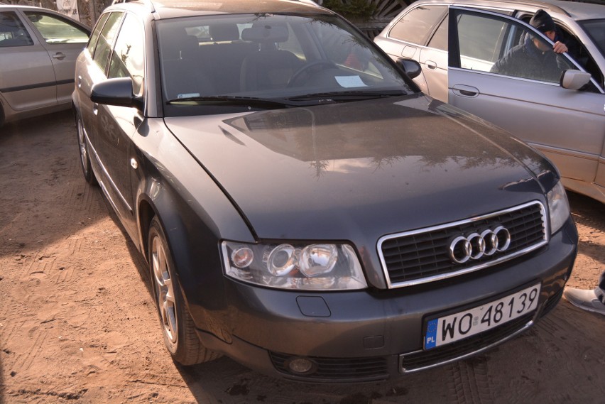 Audi A4 z 2002 roku, poj. 1,9, benzyna