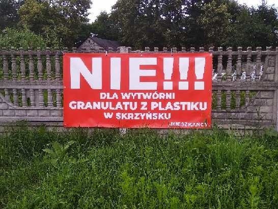 Mieszkańcy Skrzyńska nie chcą, by w ich miejscowości powstał zakład przerabiający plastik.