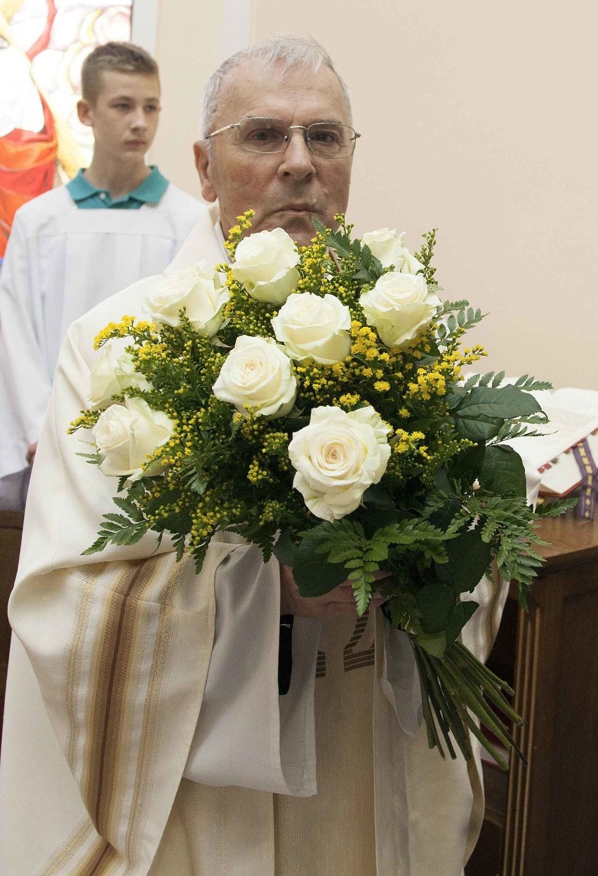 Ksiądz Józef Wyzner, twórca parafii pw. Św. Krzyża obchodził 80. urodziny (zdjęcia) 