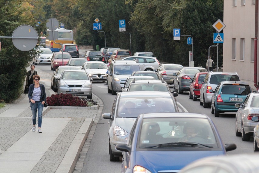 Korek na ulicy Piastowskiej w Opolu.