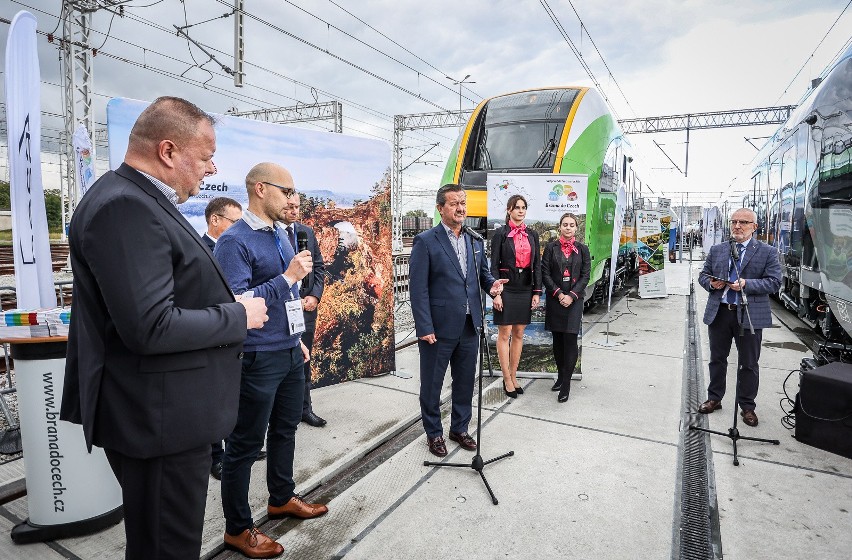 Targi TRAKO 2021 w Gdańsku - drugi dzień. Inwestycje w portowe tory, nowe pociągi dla PKP InterCity, innowacyjne napędy
