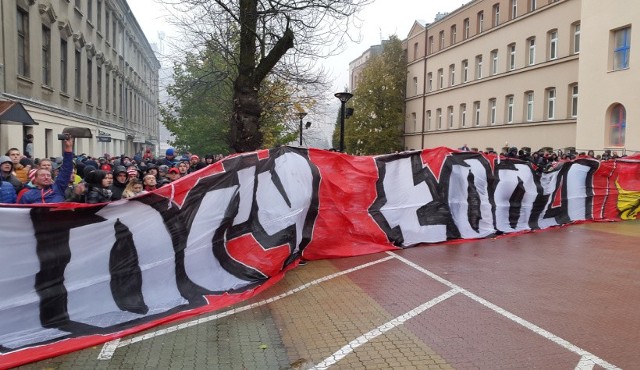 DERBY ŁODZI - święto łódzkich kibiców. Kto wygra DERBY ŁODZI 2016? MECZ ŁKS WIDZEW od godziny 15. Zapraszamy na relację NA ŻYWO