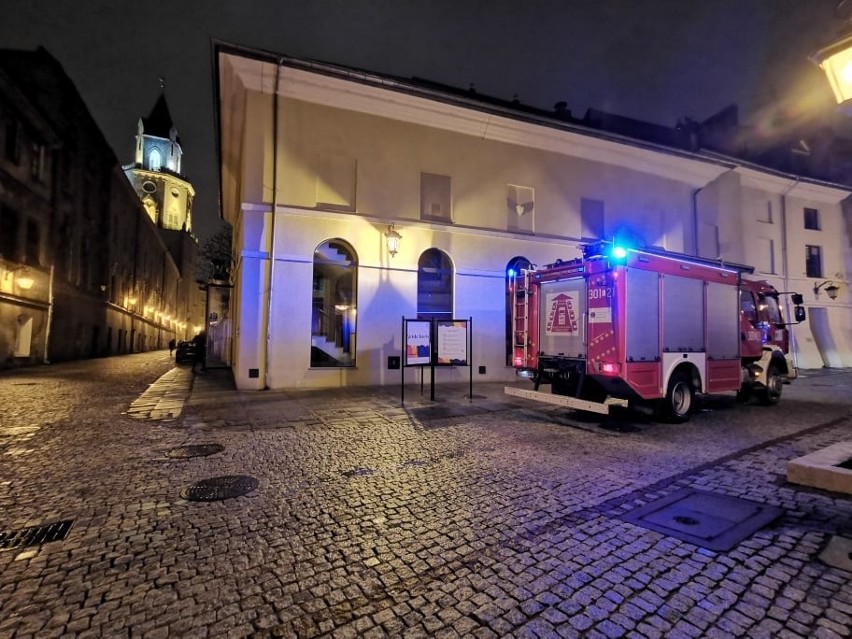 Akcja straży pożarnej przy Teatrze Starym w Lublinie. Zobacz zdjęcia
