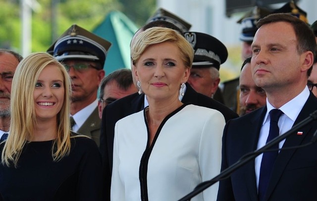 Prezydent Andrzej Duda z żoną Agatą i córką w czasie zaprzysiężenia .