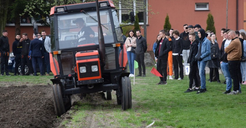 Konkurs Orki w Makowie Mazowieckim i otwarcie nowego skrzydła Zespołu Szkół im ŻAK. 28.04.2022. Zdjęcia