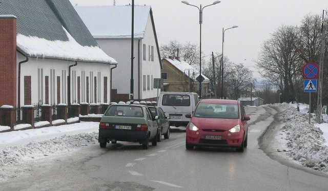 Ulica kardynała Wyszyńskiego - to jedna z trzech powiatowych "schetynówek&#8221; w Busku, które będą modernizowane w 2010 roku.