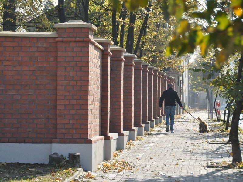 Nowe ogrodzenie parku od strony ulicy Zamkowej