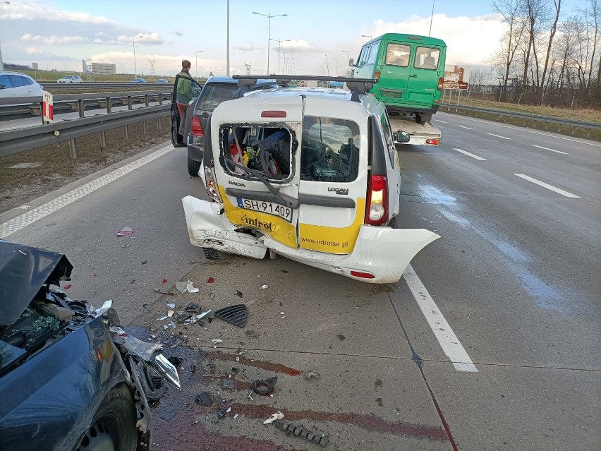 Wypadek na A4 pod Wrocławiem. Mocno utrudniony przejazd [ZDJĘCIA]