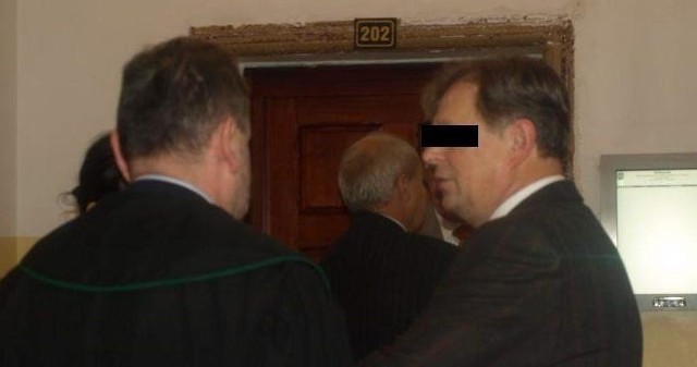 Na ławie oskarżonych zasiedli Andrzej J. (po prawej) i Wiktor K.
