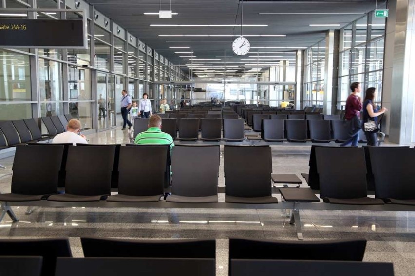 Wielkie zwiedzanie nowego terminalu na lotnisku w Balicach [ZDJĘCIA, WIDEO]