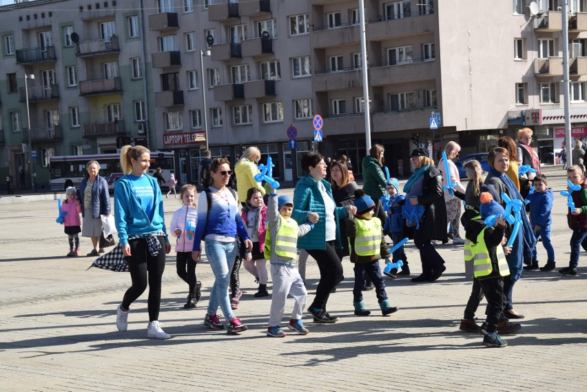 „Przystanek autyzm” to happening w Dzień Autyzmu na placu...