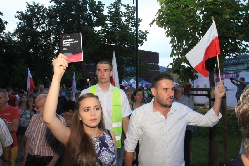 10 tysięcy osób protestowało we Wrocławiu w obronie sądów