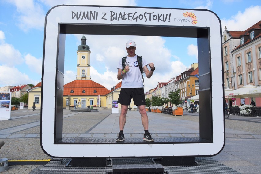 Robert Ciulkin rozpoczął wielkie wyzwanie. Przed nim 100 km biegu i 100 km jazdy na rowerze [ZDJĘCIA]