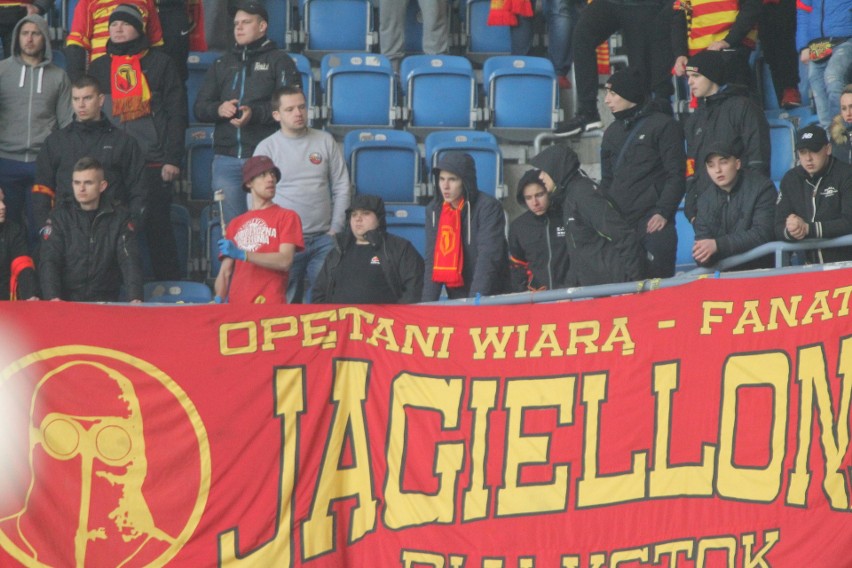 Jagiellonia Białystok. Kibice żółto-czerwonych nie zawiedli i głośno dopingowali swój zespół [ZDJĘCIA]