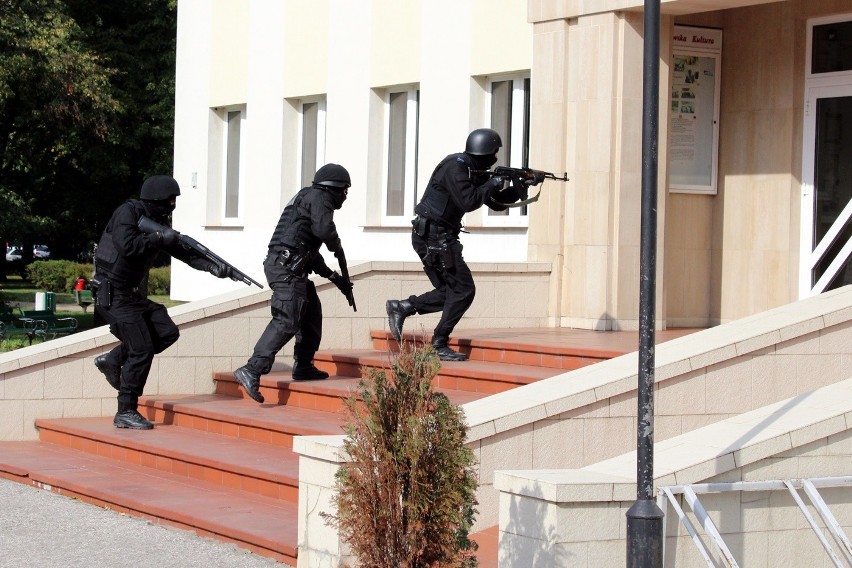 Atak terrorystyczny w Aleksandrowie Kujawskim? [zdjęcia]
