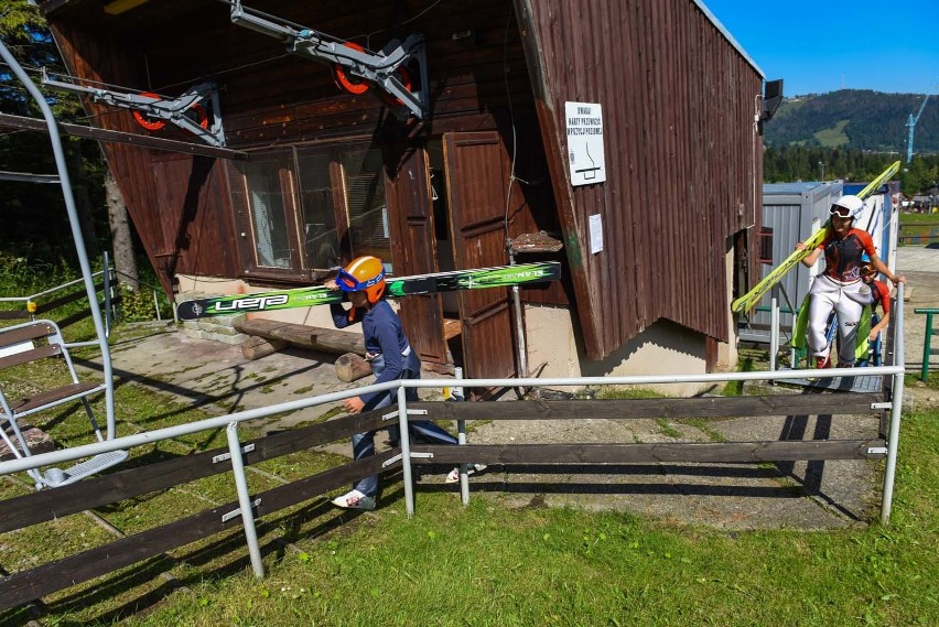 Zakopane. Po 5 latach przerwy uruchomiono wyciąg dla skoczków na średniej skoczni [ZDJĘCIA]