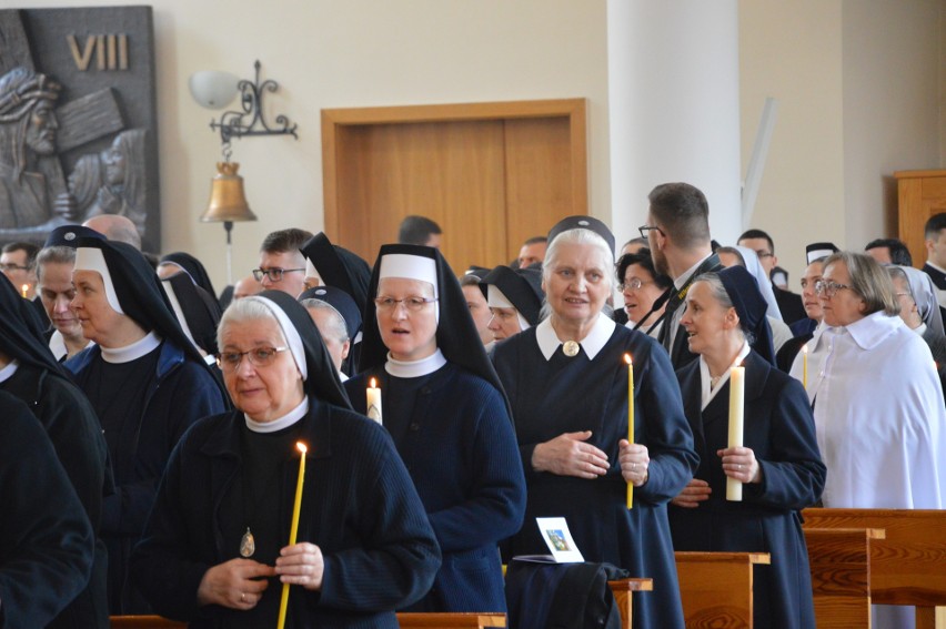Dzień Życia Konsekrowanego w kościele seminaryjnym w Opolu