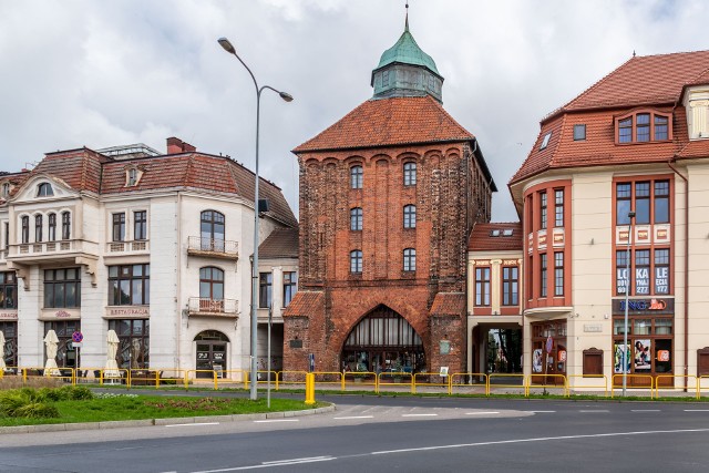 Gotycka Nowa Brama w Słupsku na sprzedaż za 2 mln 800 tysięcy złotych. Trudno jednak sprzedać zabytek