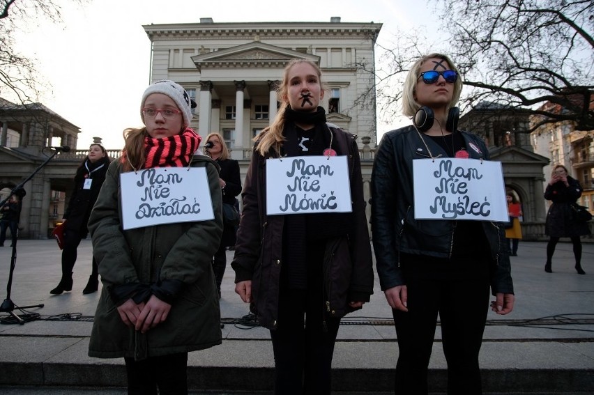 Czarna środa w Poznaniu. Kobiety znów wyszły na ulice