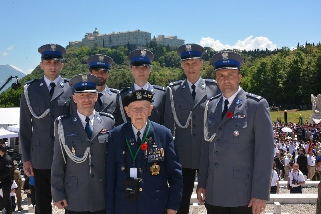 Pomysł spodobał się członkom stowarzyszenia APROCIS, którzy odpowiadali za organizację biegu oraz Radzie Miejskiej w Cassino. Swojego wsparcia udzieliła także ambasada Polski w Rzymie.Dla reprezentacji polskich policjantów Bieg na Monte Cassino był elementem przygotowań do Mistrzostw Europy.Czytaj więcej w sobotę (24 maja) w papierowym wydaniu "Nowej Trybuny Opolskiej" lub kup e-wydanie NTO.