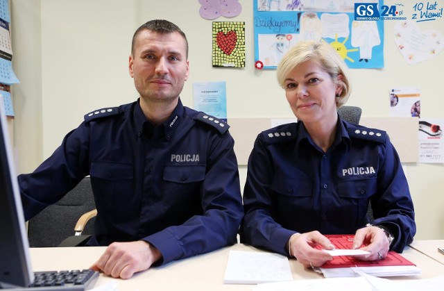 Nadkom. Katarzyna Legan i nadkom. Marcin Kłosiński z Komendy Miejskiej Policji w Szczecinie