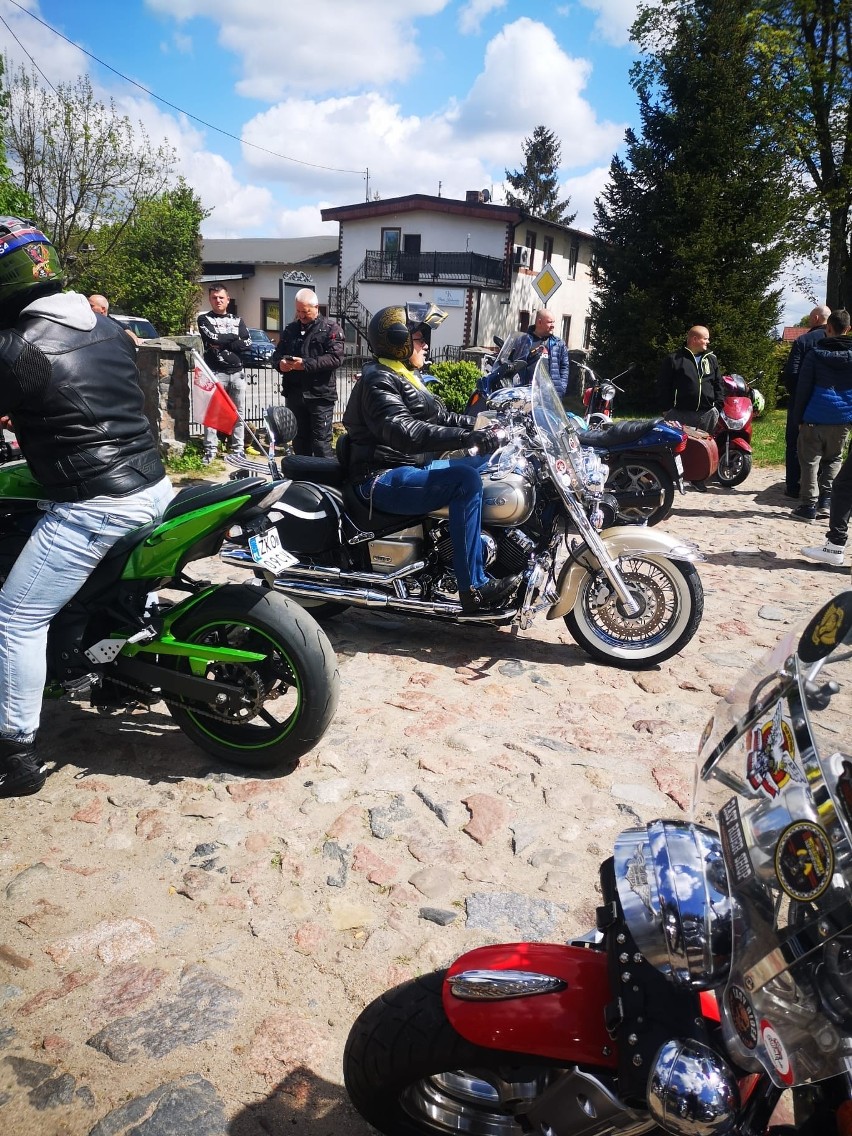 Ponad 500 motocyklistów  wzięło udział w inauguracji sezonu...