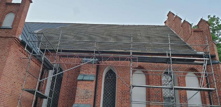 Remont dachu kościoła w Rypinie jest możliwy dzięki dotacji...