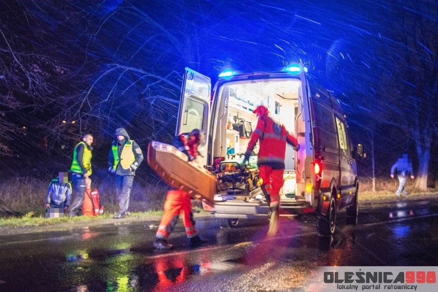 Rowerzysta potrącony przez samochód. Fatalne warunki na drodze 