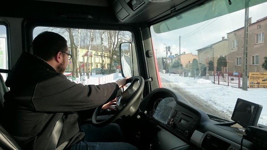 Nowy wóz trafił do strażaków ochotników z dąbrowskiej...