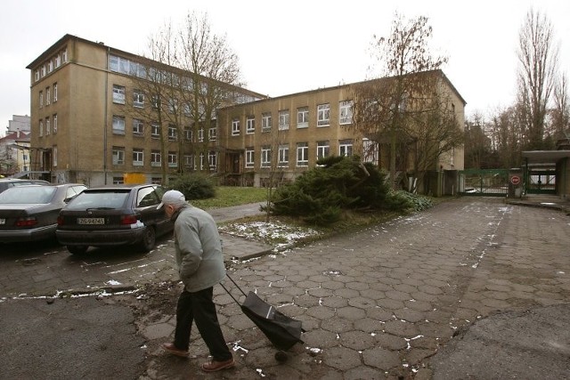 Chorych na gruźlicę już tutaj nie ma, ale czy przebywanie w tym budynku jest bezpieczne?