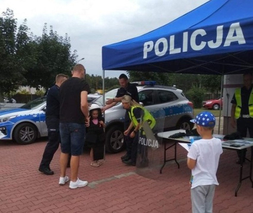 Weekend pełen atrakcji z policjantami podczas festynów w Falęciach i Białobrzegach