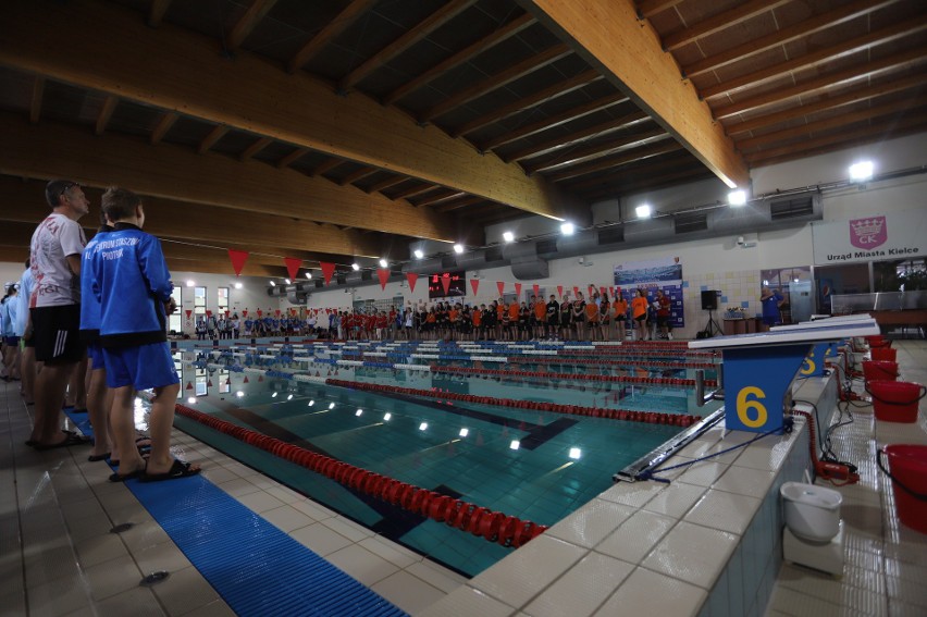 W Kielcach rozpoczęły się Ogólnopolskie Zawody Pływackie o Puchar Prezydenta Miasta Kielce. Startują też zawodnicy z Ukrainy