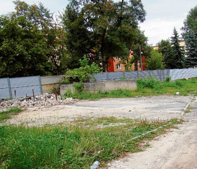 Parking zostanie zbudowany na terenie podarowanym przez gminę