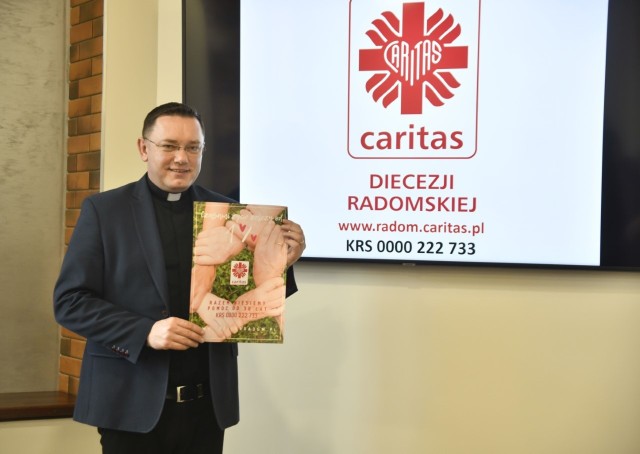 Caritas Diecezji Radomskiej dziękuje wszystkim, którzy wspierają placówkę, przekazując 1% podatku. Na zdjęciu ksiądz Karol Piłat, zastępca dyrektora Caritas Diecezji Radomskiej.
