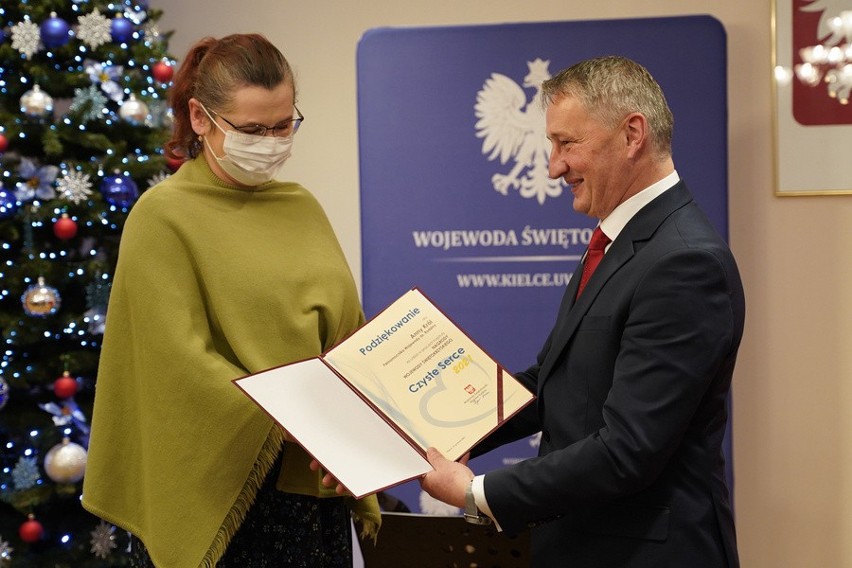 Wręczono nagrody wojewody świętokrzyskiego "Czyste Serce" w hołdzie Markowi Kotańskiemu. Poznajcie laureatów. zobaczcie zdjęcia